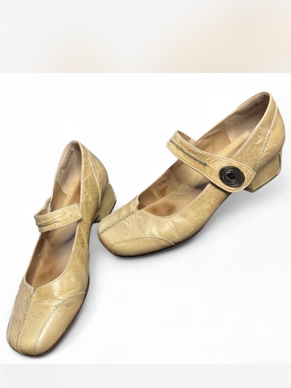 Vintage Josef Seibel Classic Mary Jane Low Heel Pumps in Beige